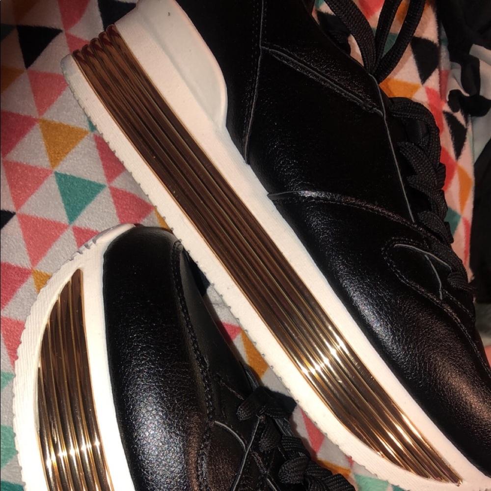 Pumps/ Tennis shoes.